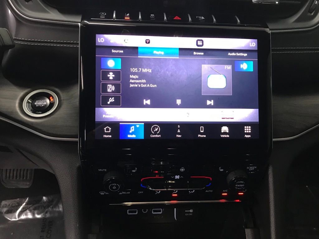 Used 2025 Jeep Grand Cherokee Limited image 18