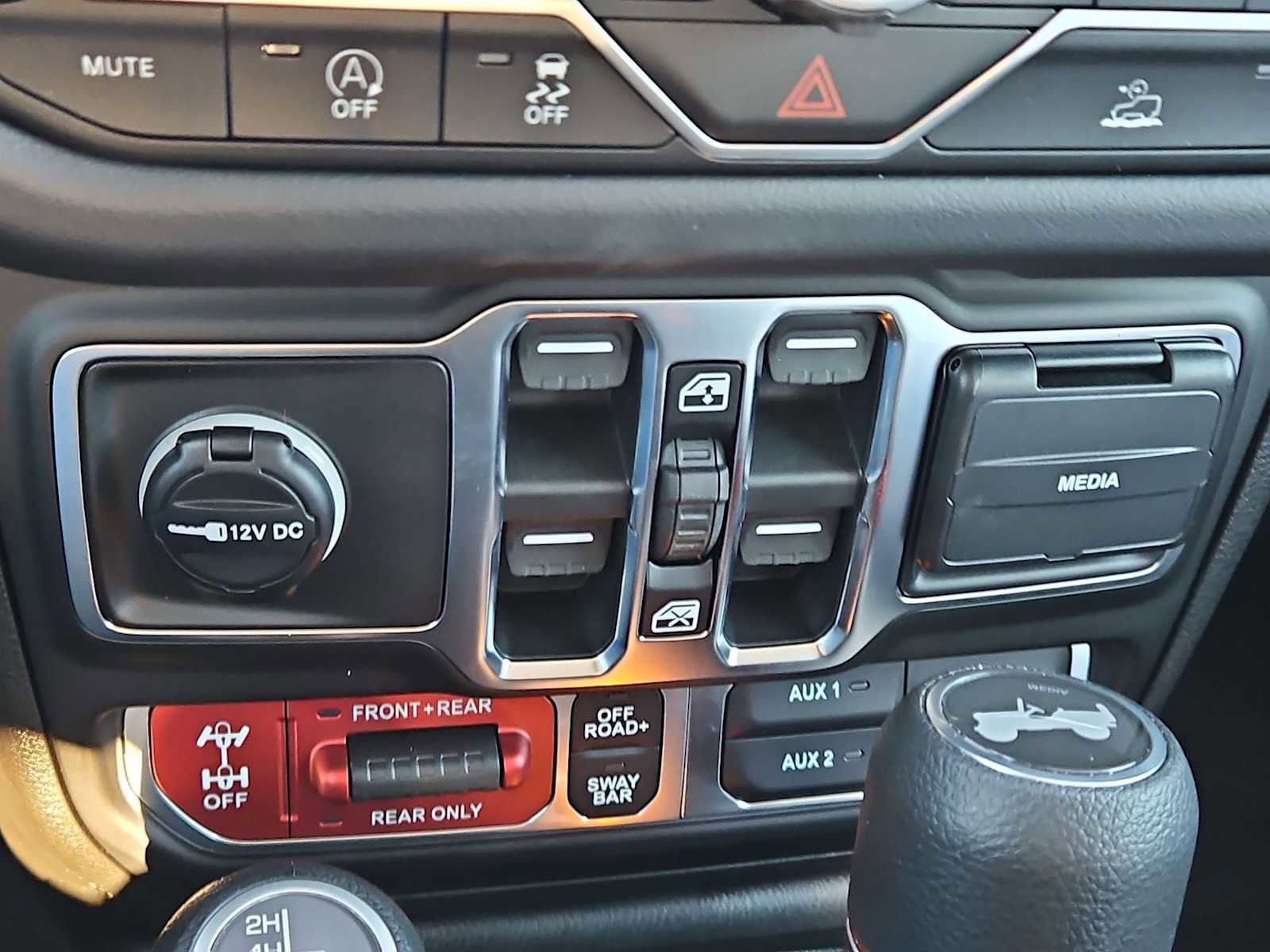 New 2026 Jeep Wrangler Unlimited Rubicon w/ Steel Bumper Group image 30