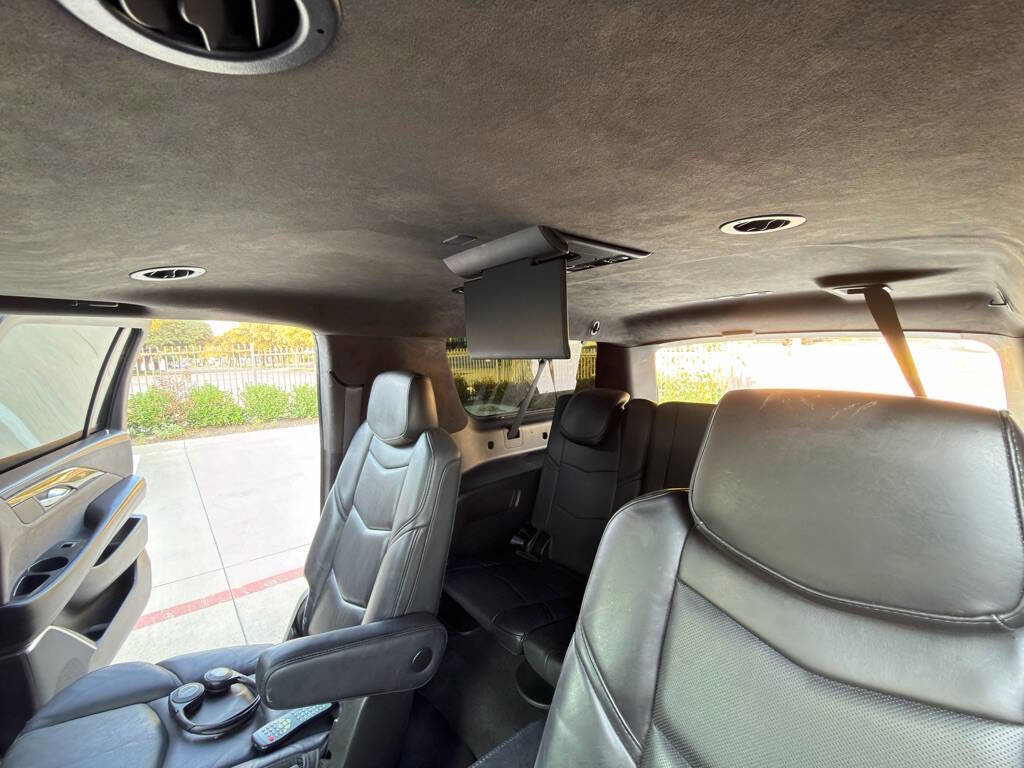 Used 2016 Cadillac Escalade ESV Platinum AWD/4WD image 21