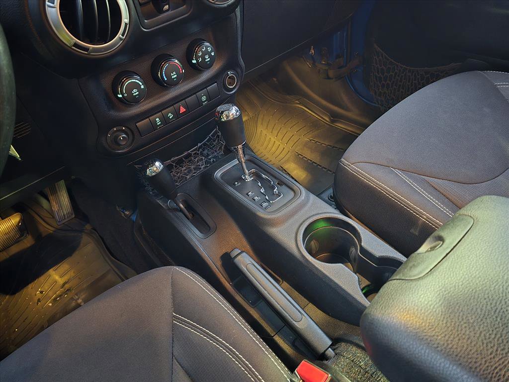 Used 2015 Jeep Wrangler Unlimited Sahara w/ Dual Top Group image 12