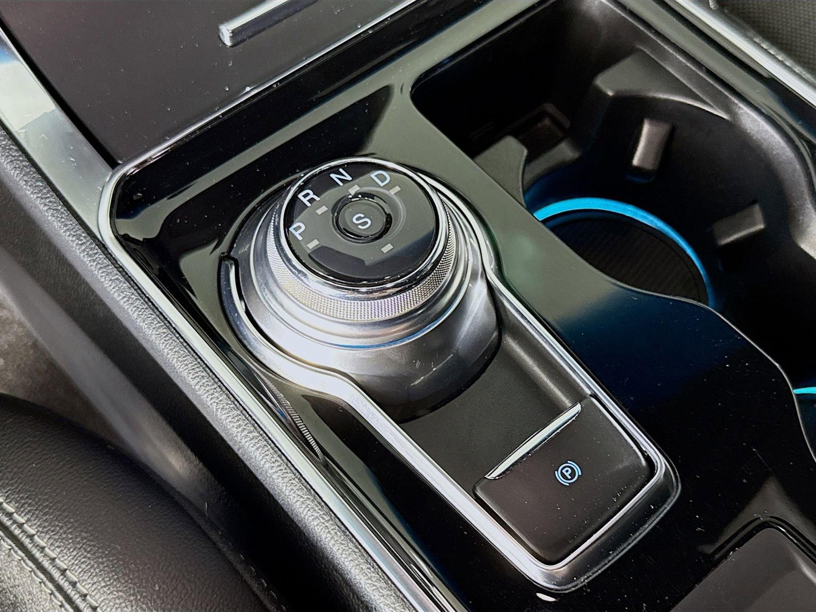 Used 2020 Ford Edge ST image 17