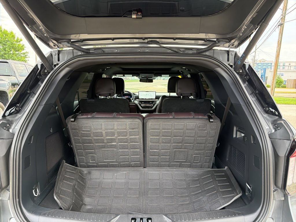 Used 2025 Ford Explorer Platinum w/ Ultimate Package AWD/4WD image 23