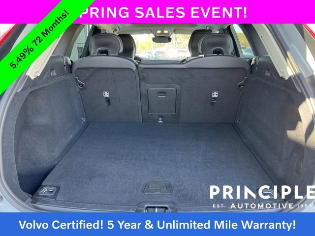 Certified 2025 Volvo XC60 B5 Core image 12