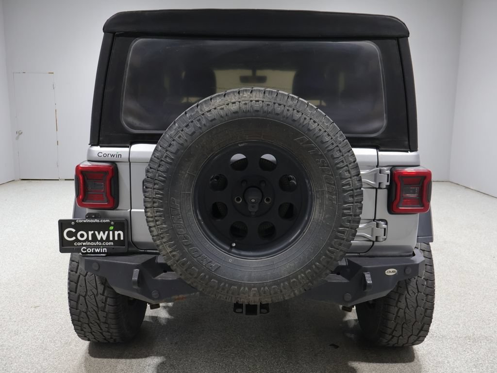 Used 2018 Jeep Wrangler Rubicon AWD/4WD image 3