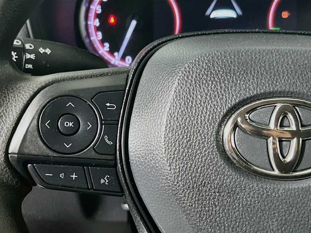 Used 2023 Toyota RAV4 LE AWD/4WD image 16