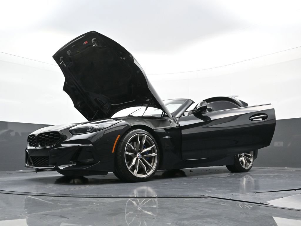 Used 2023 BMW Z4 M40i w/ Premium Package image 37