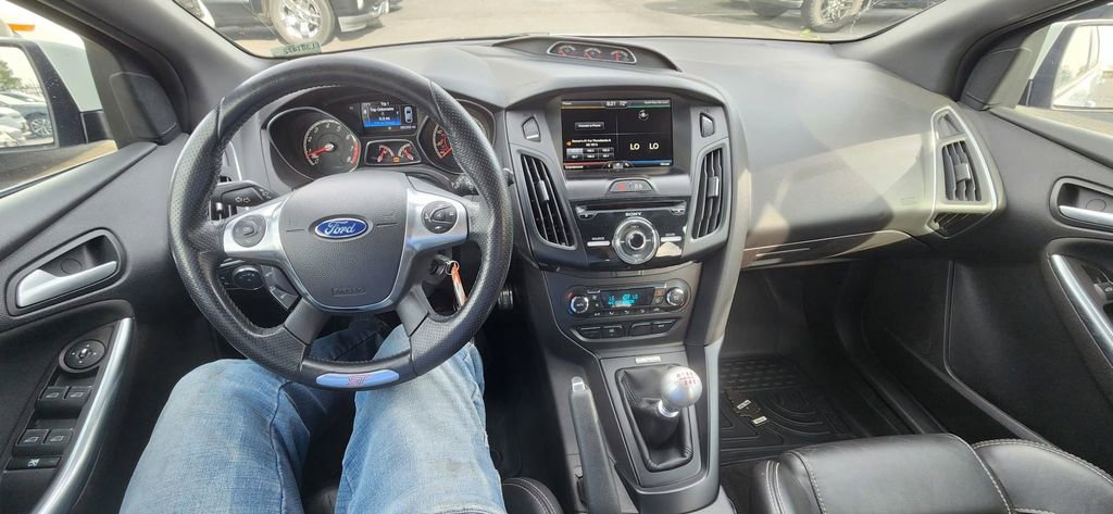 Used 2014 Ford Focus ST w/ Equipment Group 202A FWD image 4