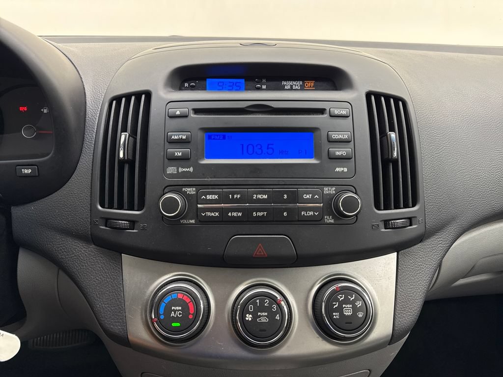 Used 2010 Hyundai Elantra GLS FWD image 18