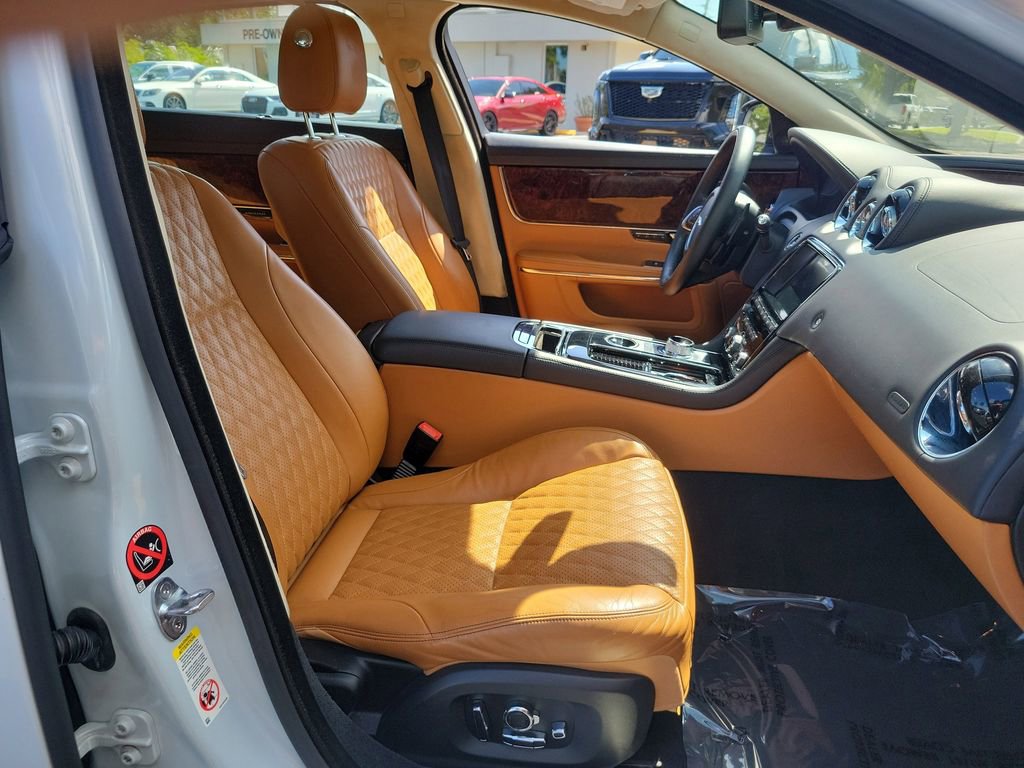 Used 2016 Jaguar XJ L Portfolio RWD image 24