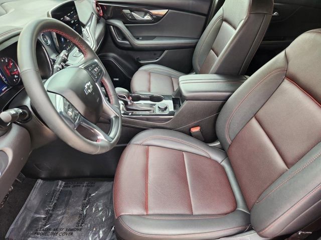 Used 2025 Chevrolet Blazer RS image 5