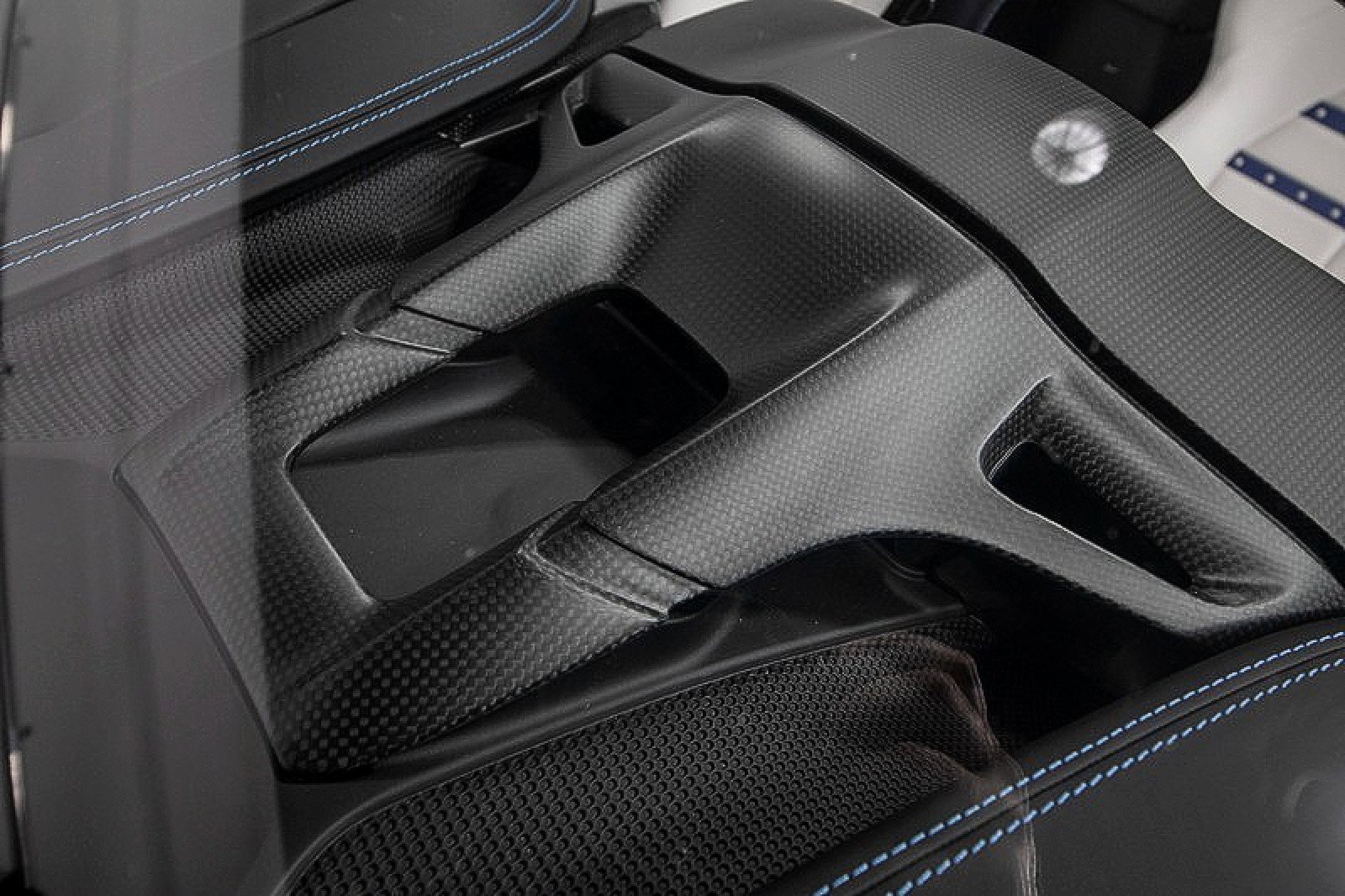 Used 2024 Ferrari SF90 Spider image 46