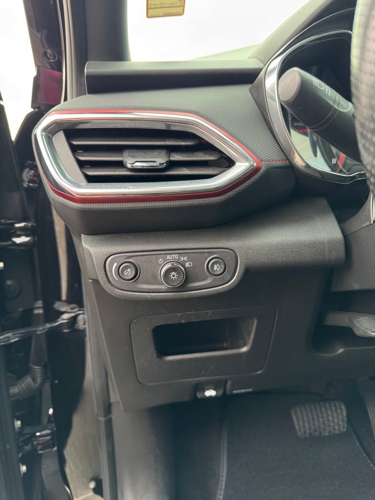 Used 2023 Chevrolet TrailBlazer RS w/ Sun and Liftgate Package image 14