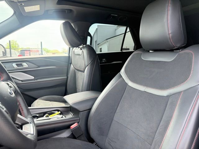 Used 2025 Ford Explorer ST w/ Sun And Sound Package image 8