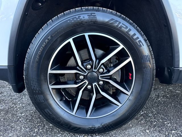 Used 2020 Jeep Grand Cherokee Trailhawk AWD/4WD image 28