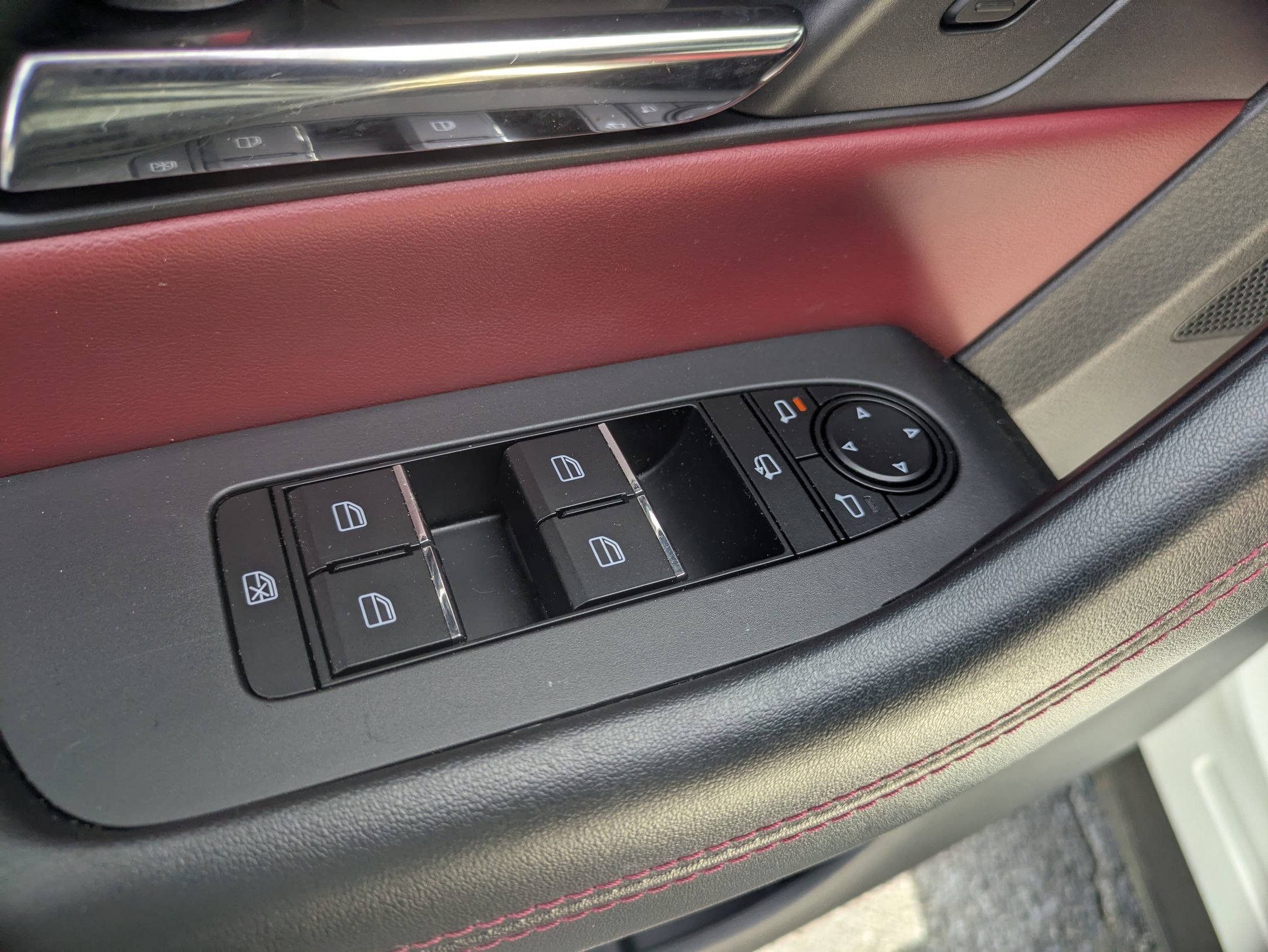 Certified 2025 MAZDA CX-70 Plug-In Hybrid w/ Premium Plus image 16