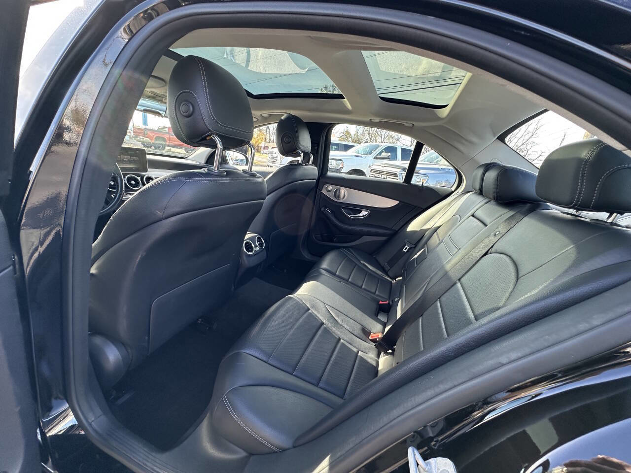 Used 2016 Mercedes-Benz C 300 4MATIC Sedan image 12