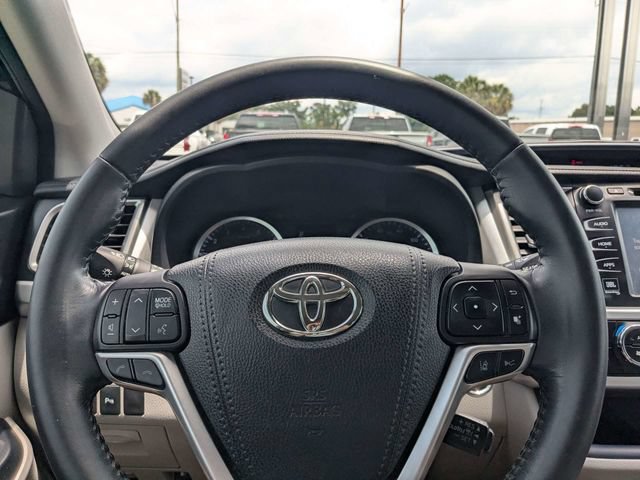 Used 2018 Toyota Highlander Limited FWD image 23