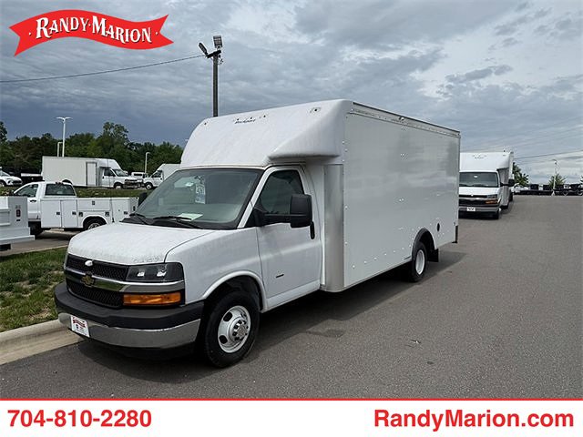 New 2022 Chevrolet Express 3500 w/ Power Convenience Package