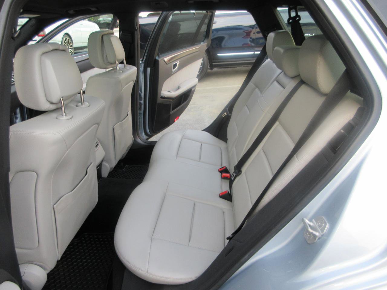 Used 2013 Mercedes-Benz E 350 4MATIC Wagon image 38