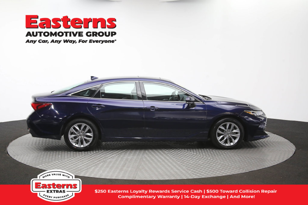 Used 2022 Toyota Avalon XLE w/ Moonroof Package FWD image 47