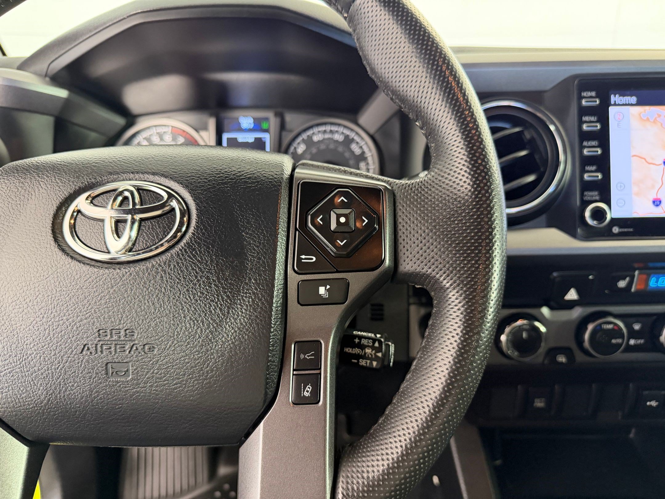 Used 2023 Toyota Tacoma TRD Sport w/ TRD Premium Sport Package AWD/4WD image 15