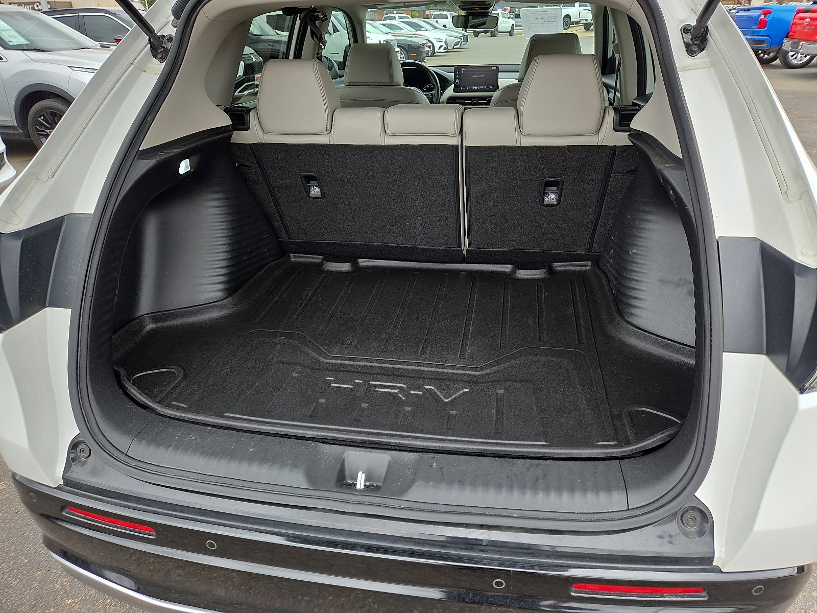 Used 2024 Honda HR-V EX-L image 8