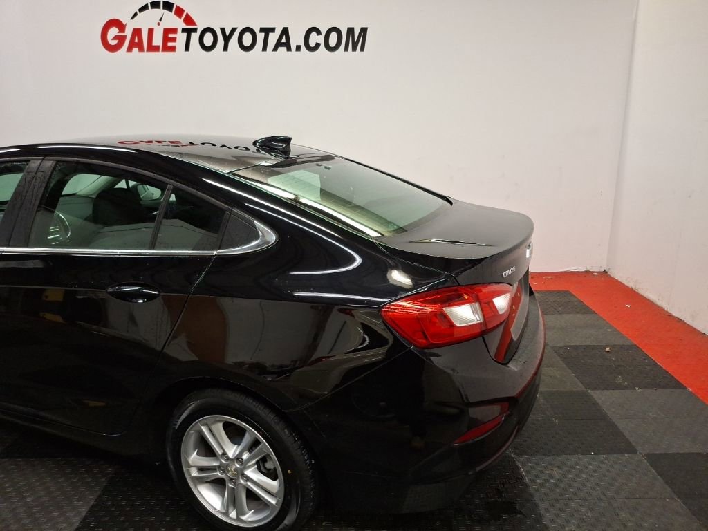 Used 2017 Chevrolet Cruze LT image 7