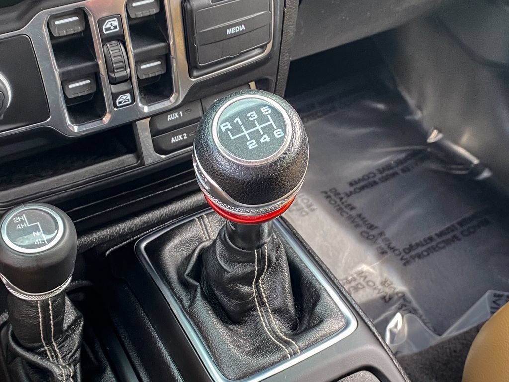 Used 2020 Jeep Wrangler Unlimited Sahara AWD/4WD image 30