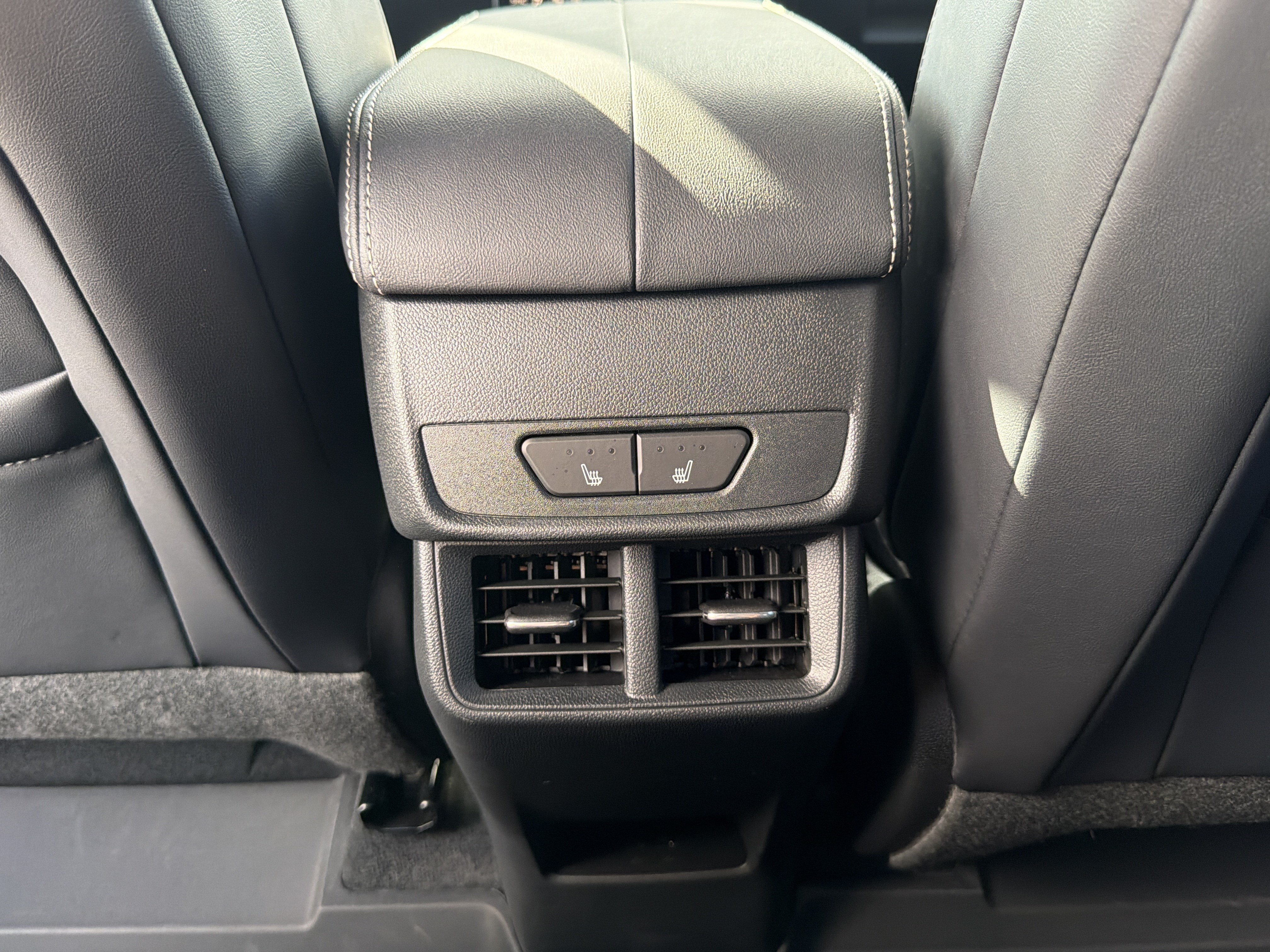 Used 2027 GMC Terrain Elevation w/ Elevation Premium Package AWD/4WD image 43