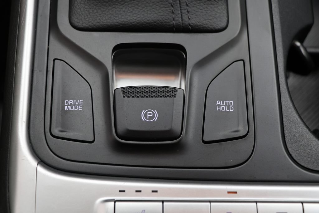 Used 2025 Kia Carnival FWD image 24