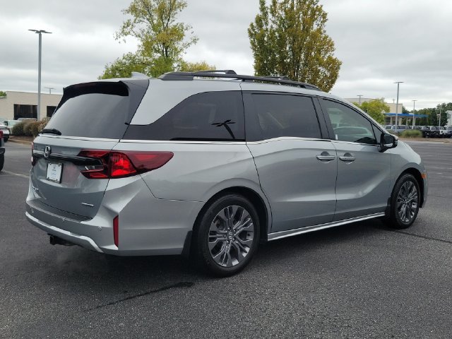 Used 2025 Honda Odyssey Touring image 4