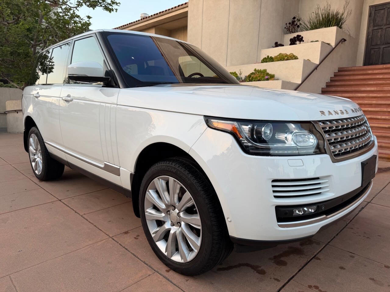 Used 2015 Land Rover Range Rover Supercharged AWD/4WD image 1