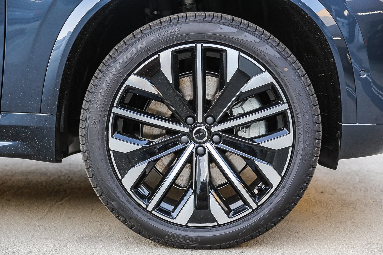 New 2026 Volvo XC90 T8 Ultra w/ Protection Package Premier AWD/4WD image 10