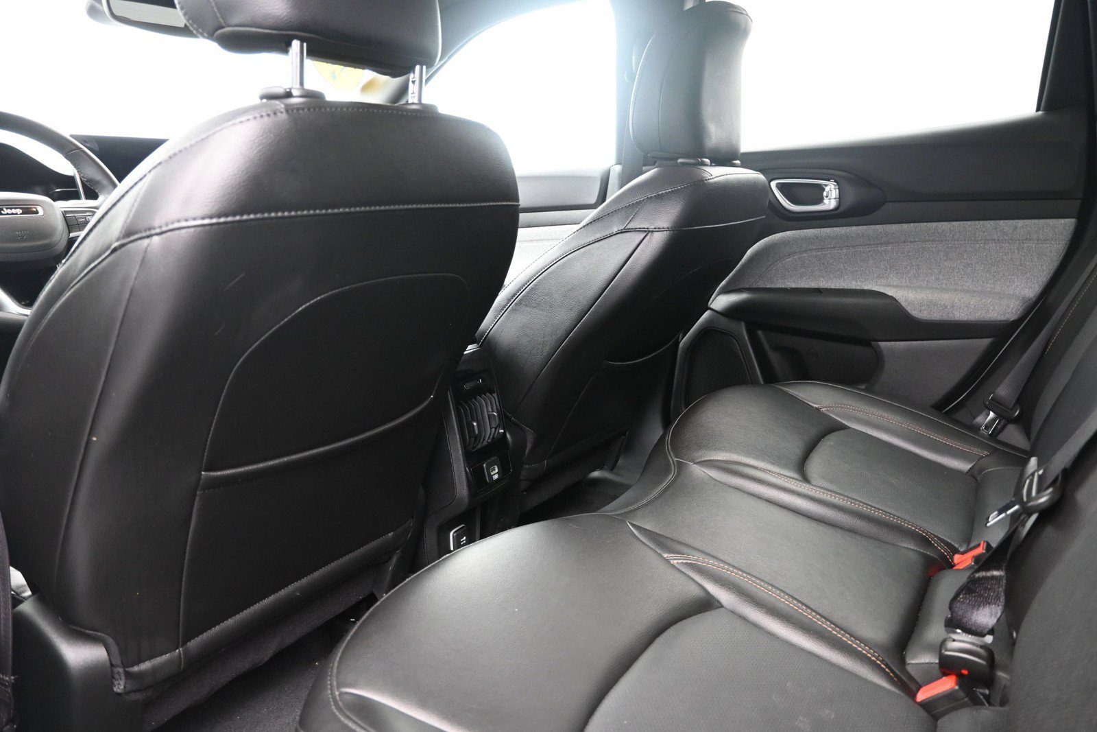 Used 2023 Jeep Compass Latitude AWD/4WD image 21
