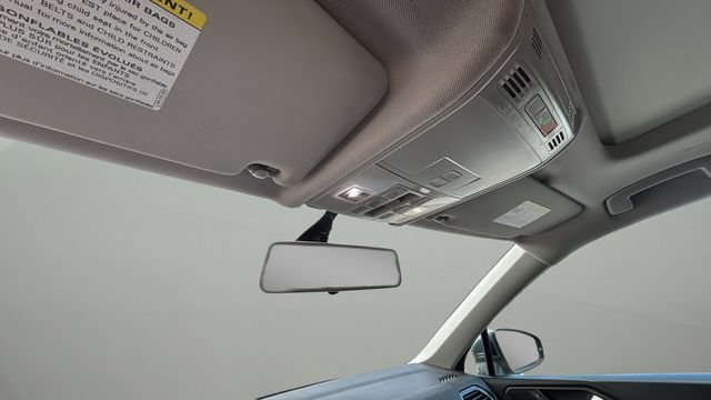 Used 2020 Volkswagen Tiguan SE w/ Panoramic Sunroof Package FWD image 28