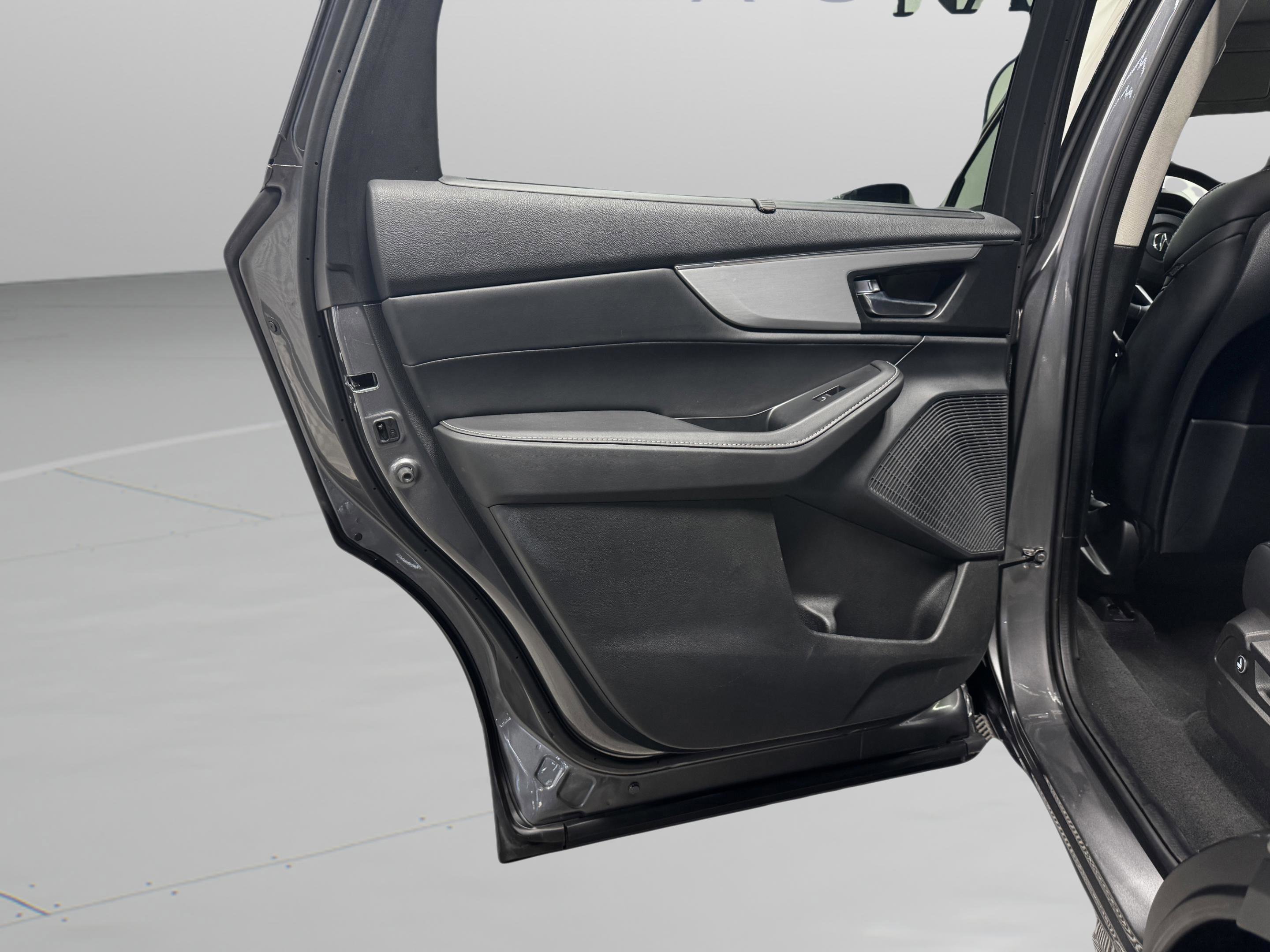 Used 2024 Acura MDX FWD w/ Technology Package image 26