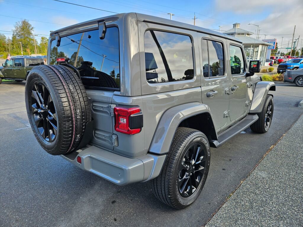 Used 2022 Jeep Wrangler Unlimited Sahara image 9