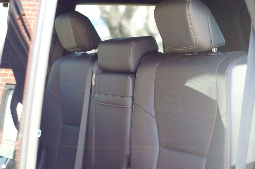 Used 2024 Lexus GX 550 image 45