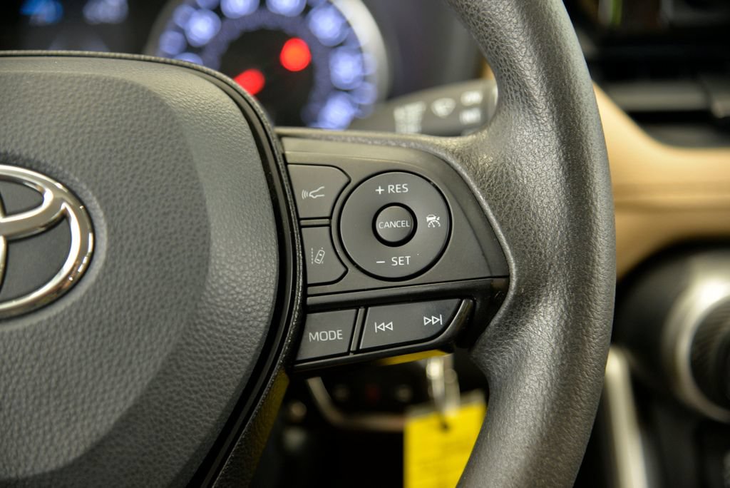 Used 2019 Toyota RAV4 LE FWD image 23