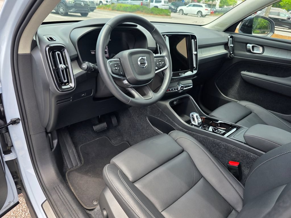 Used 2026 Volvo XC40 B5 Plus AWD/4WD image 11