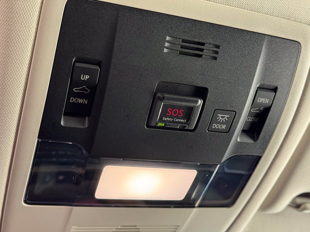 Used 2019 Lexus ES 300h w/ Accessory Package FWD image 32