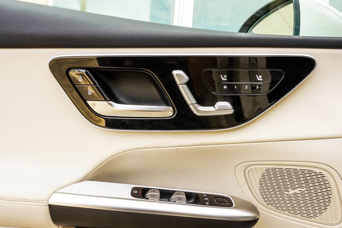 Used 2026 Mercedes-Benz GLC 300 4MATIC image 31