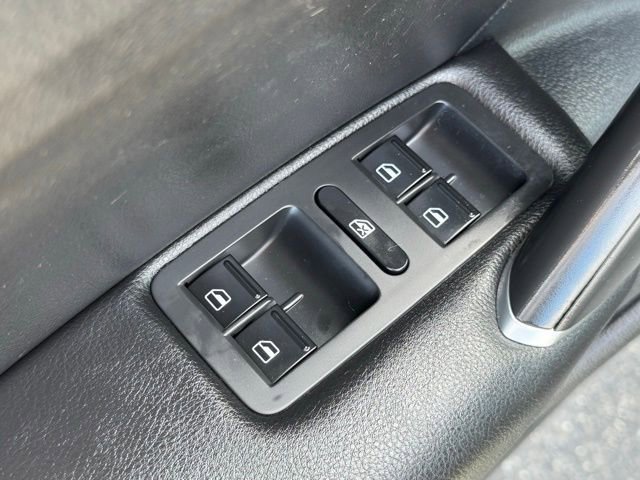 Used 2018 Volkswagen Passat 2.0T R-Line FWD image 48