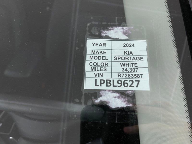 Used 2024 Kia Sportage LX image 42