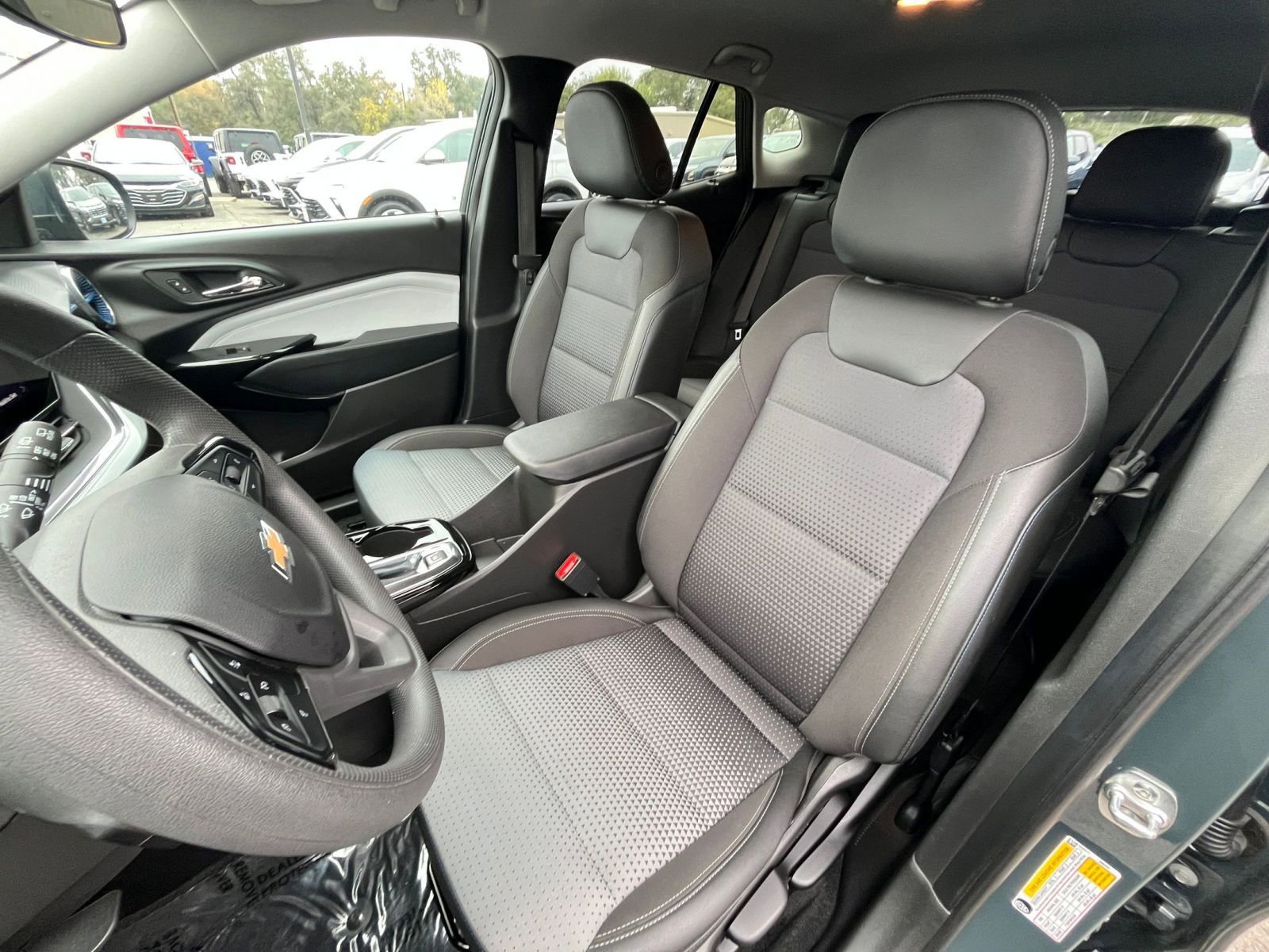 Used 2025 Chevrolet Trax LT image 34