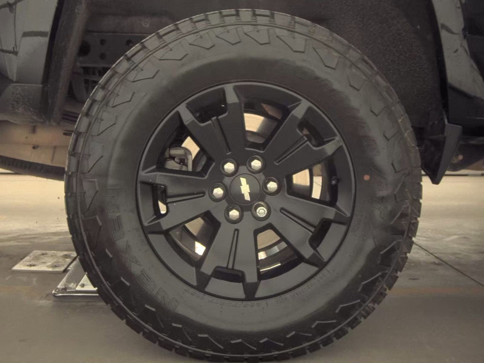 Used 2021 Chevrolet Colorado Z71 w/ Z71 Midnight Edition image 11