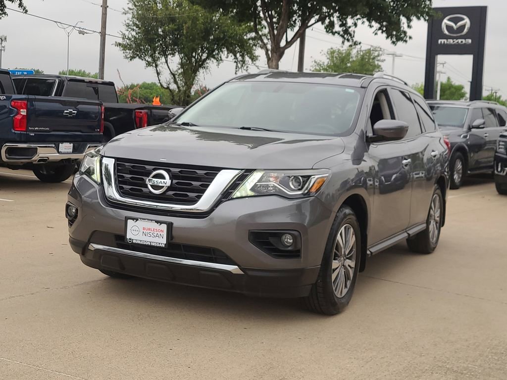 Used 2020 Nissan Pathfinder SV FWD image 1