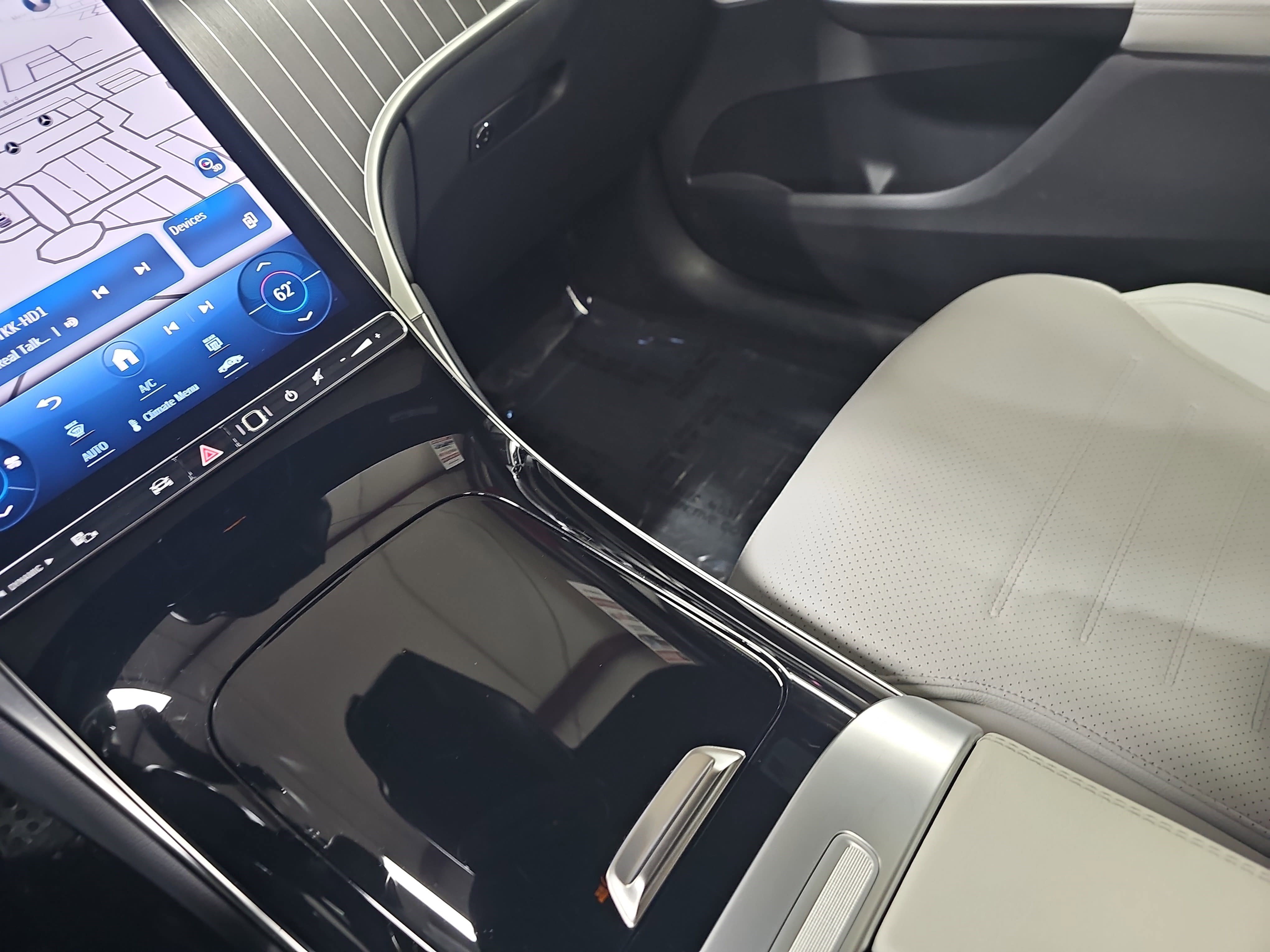 Certified 2024 Mercedes-Benz GLC 300 4MATIC image 27