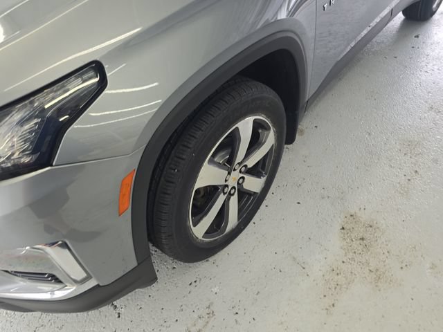 Certified 2023 Chevrolet Traverse LT w/ LT Premium Package AWD/4WD image 9