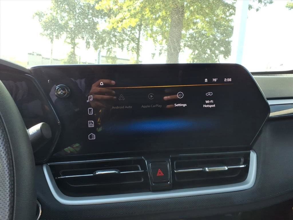 Used 2025 Chevrolet TrailBlazer LT w/ Driver Confidence Package image 13